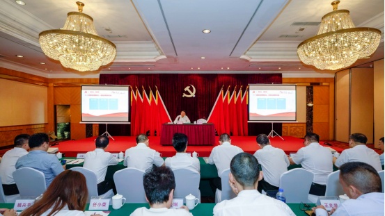 Z6尊龙凯时集团任丁书记带头讲授“不忘初心、牢记使命”主题教育专题党课